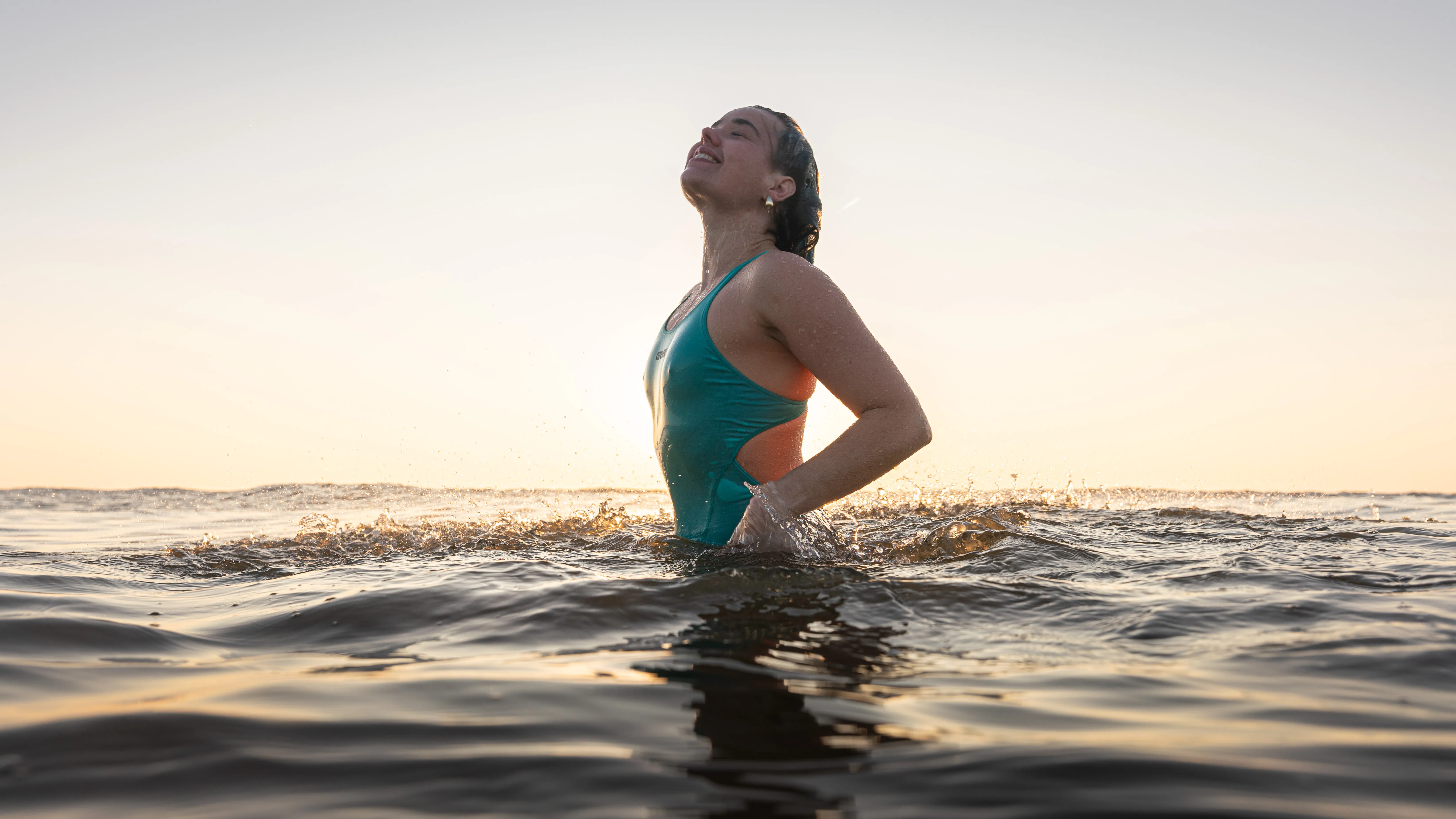 Winnifred Noorlander tijdens het zwemmen in open water